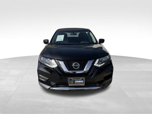 Used 2018 Nissan Rogue S FWD image 2