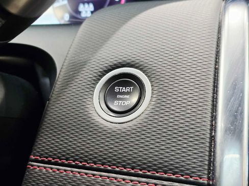 Used 2020 Land Rover Discovery Sport SE R-Dynamic image 18