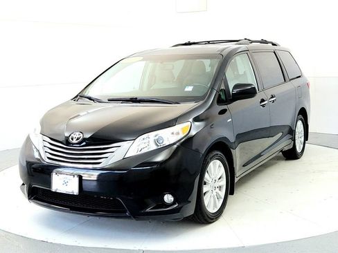 Certified 2017 Toyota Sienna XLE Premium AWD/4WD image 2