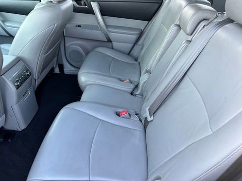 Used 2013 Toyota Highlander SE image 7