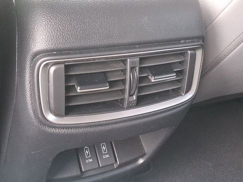 Used 2020 Honda CR-V Touring image 11