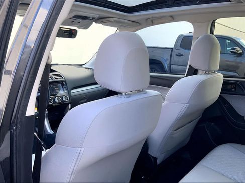 Used 2017 Subaru Forester 2.5i Premium AWD/4WD image 12