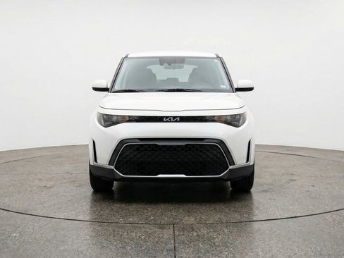 Used 2025 Kia Soul LX w/ LX Technology Package image 2