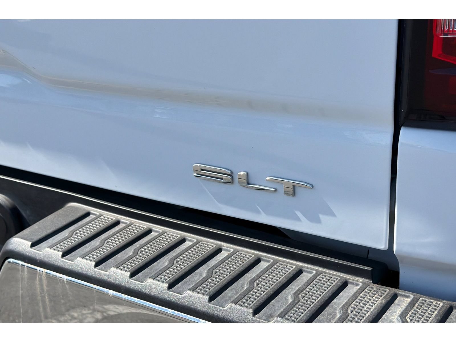 Used 2025 GMC Sierra 1500 SLT AWD/4WD image 7