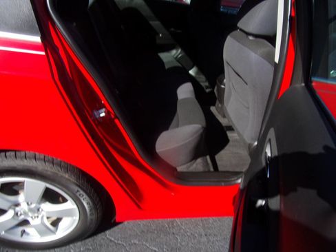 Used 2016 Chevrolet Cruze LT image 18