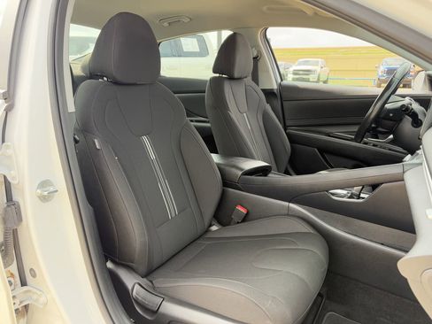 Used 2023 Hyundai Elantra SEL w/ Convenience Package FWD image 29