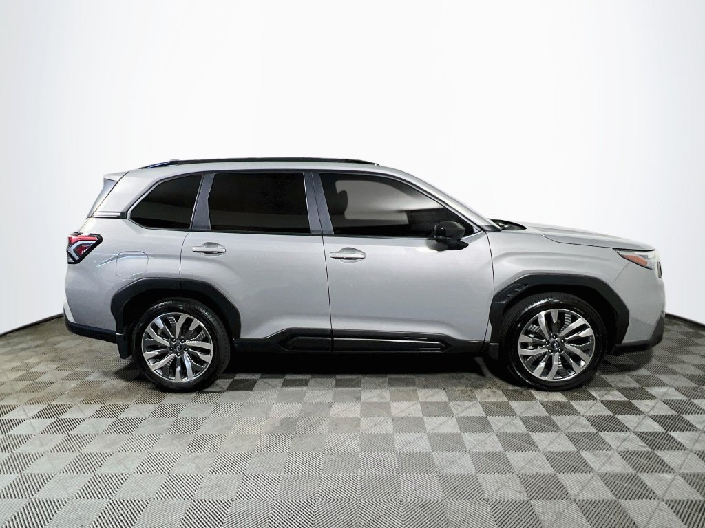 Used 2025 Subaru Forester Touring w/ Popular Package - Touring AWD/4WD image 8