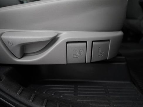 Used 2023 Toyota Highlander XLE AWD/4WD image 82