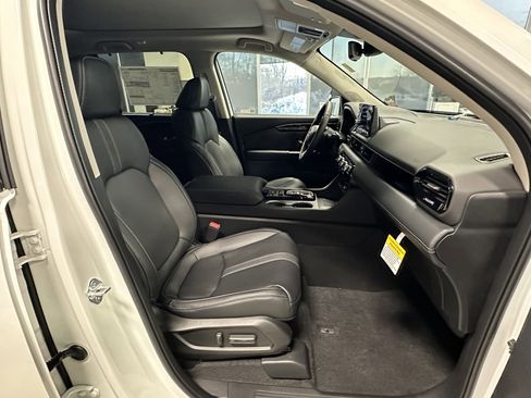 New 2025 Honda Pilot Touring image 21