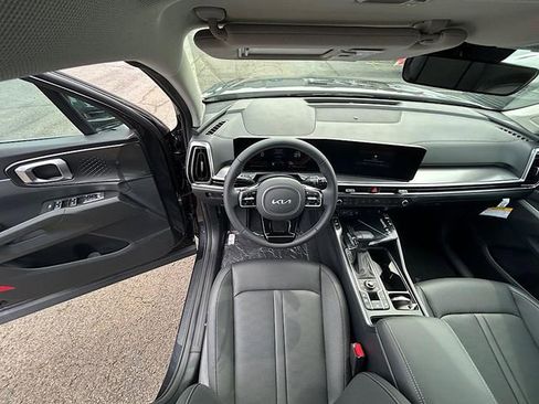 New 2025 Kia Sorento S image 22