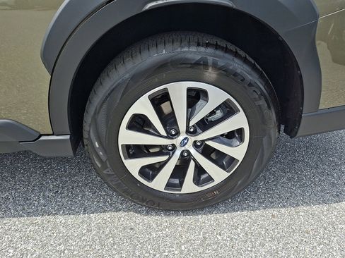 Certified 2025 Subaru Outback Premium image 9