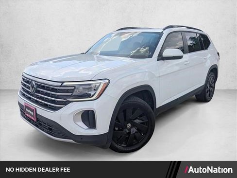 Used 2025 Volkswagen Atlas SE FWD image 1