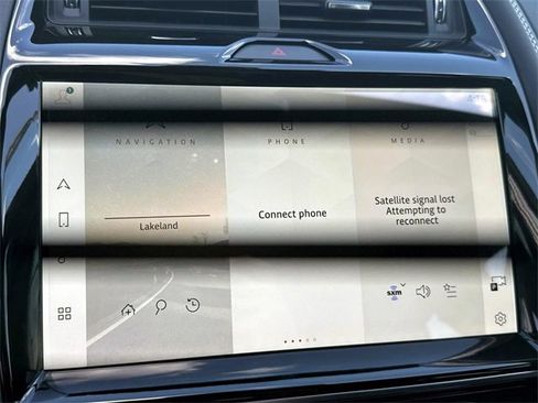 New 2024 Jaguar E-PACE R-Dynamic SE image 19