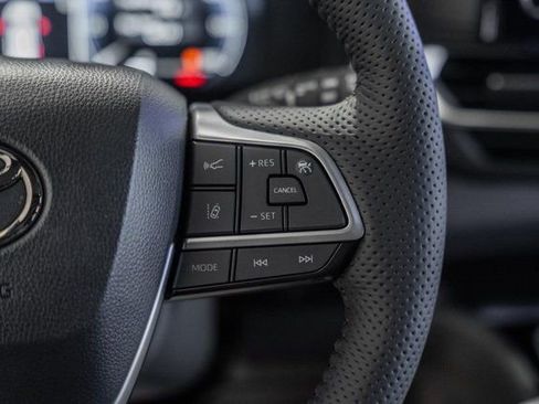 New 2026 Toyota Sienna Platinum image 28