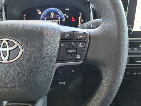 Used 2025 Toyota Camry LE FWD image 15