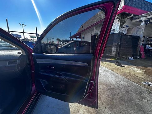 Used 2020 Mitsubishi Outlander SE FWD image 13