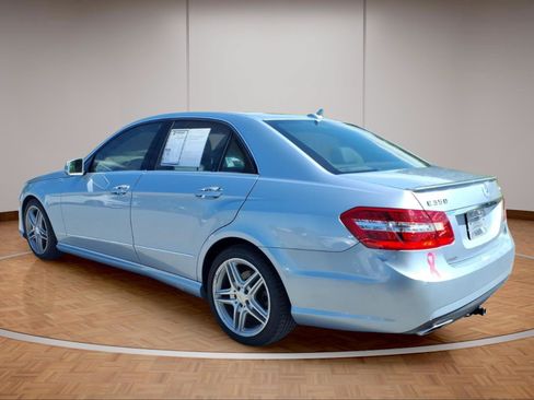 Used 2013 Mercedes-Benz E 350 4MATIC Sedan image 4