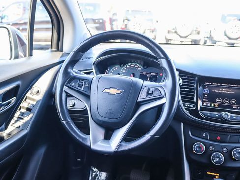 Used 2022 Chevrolet Trax LT w/ Driver Confidence Package AWD/4WD image 15