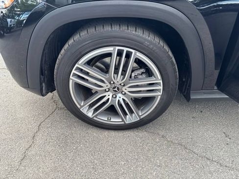 Used 2025 Mercedes-Benz GLS 450 4MATIC image 40