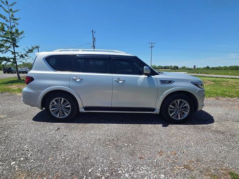 Used 2018 INFINITI QX80 4WD image 3
