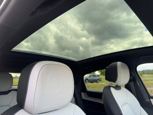 Certified 2025 Porsche Cayenne Coupe AWD/4WD image 19