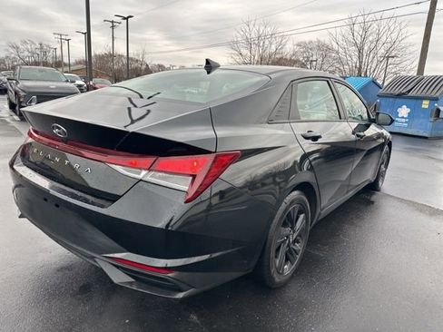Used 2023 Hyundai Elantra SEL image 34