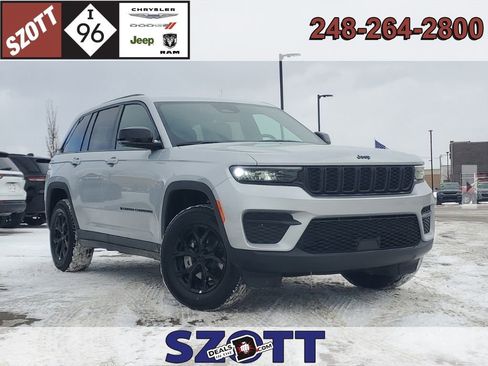 New 2025 Jeep Grand Cherokee Altitude AWD/4WD image 1