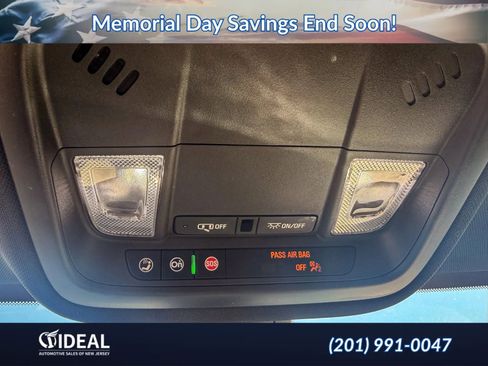 Used 2022 Chevrolet Traverse LS FWD image 28
