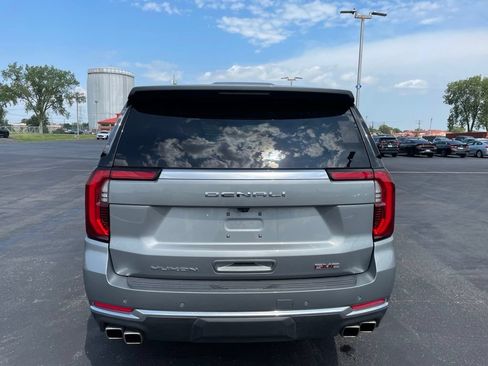 Used 2025 GMC Yukon Denali RWD image 4