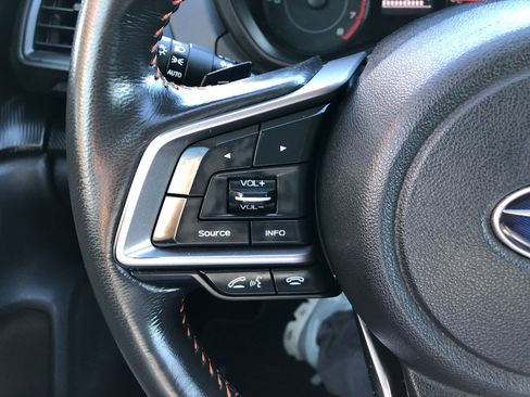 Used 2019 Subaru Crosstrek 2.0i Premium image 12