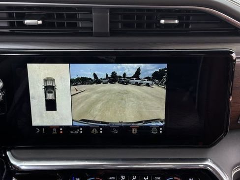Used 2025 GMC Sierra 2500 Denali Ultimate AWD/4WD image 18