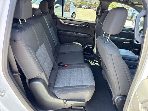 Used 2025 GMC Acadia Elevation FWD image 30