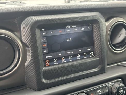 Used 2018 Jeep Wrangler Unlimited Sport S image 9