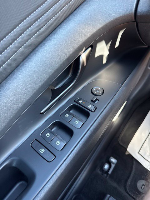 Used 2026 Hyundai Elantra SEL FWD image 16