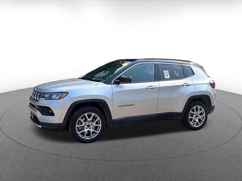 Used 2025 Jeep Compass Limited AWD/4WD image 8