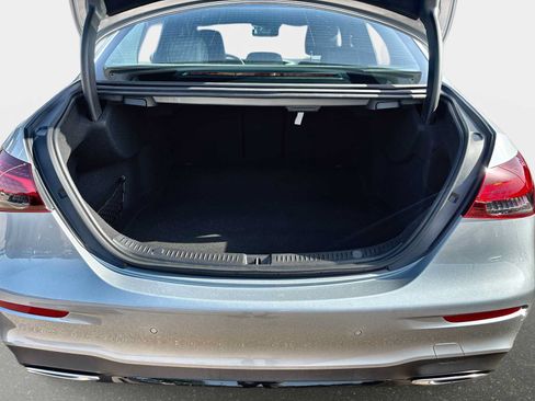 Used 2023 Mercedes-Benz E 350 Sedan image 18