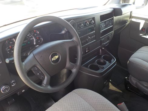 Used 2017 Chevrolet Express 3500 LT w/ LT Preferred Equipment Group RWD image 20