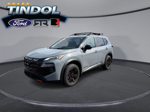 Used 2025 Nissan Rogue SV image 4