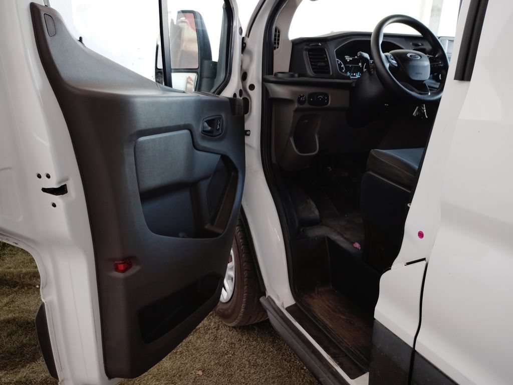 Used 2020 Ford Transit 150 XL RWD image 18