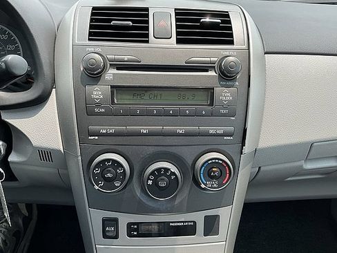 Used 2011 Toyota Corolla LE FWD image 20