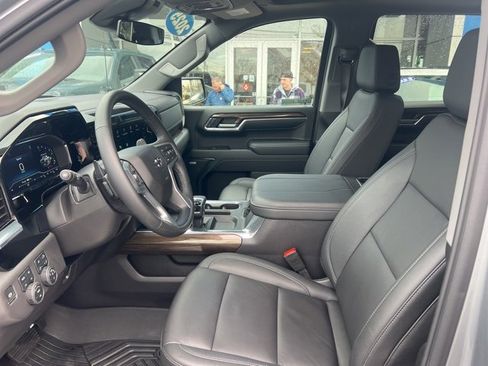 Used 2025 Chevrolet Silverado 1500 LT Trail Boss w/ LT Trail Boss Premium Package image 24