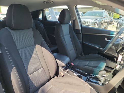 Used 2016 Hyundai Elantra GT image 19