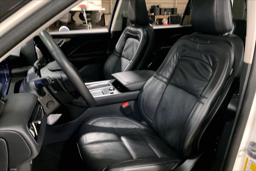 Used 2025 Lincoln Aviator Reserve w/ Jet Appearance Package AWD/4WD image 24
