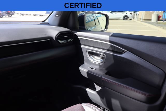 Used 2025 Honda Pilot Black Edition image 9