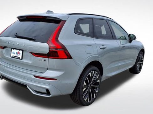 New 2026 Volvo XC60 B5 Ultra w/ Climate Package image 8