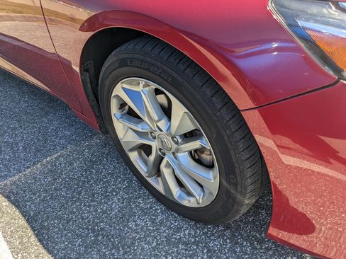 Used 2018 Honda Accord LX image 17