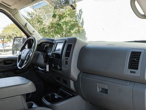 Used 2020 Nissan NV 2500 SV image 18