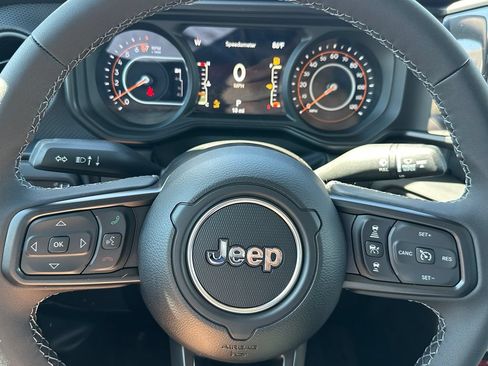 New 2026 Jeep Gladiator Rubicon w/ Steel Power Dome Hood Package AWD/4WD image 22
