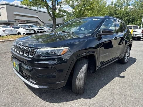 Used 2023 Jeep Compass Limited w/ Elite Group AWD/4WD image 3