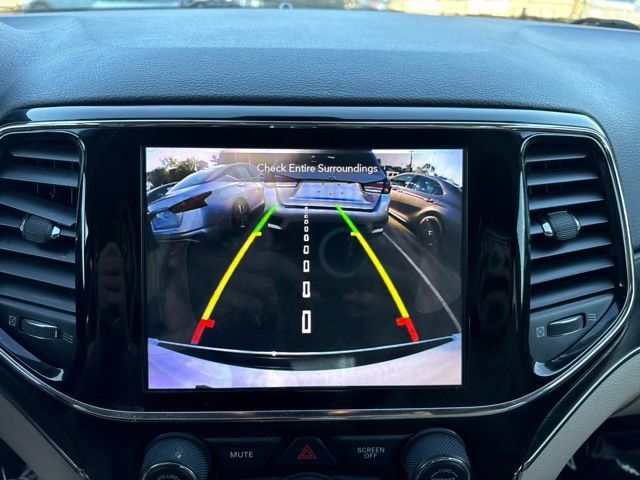 Used 2019 Jeep Grand Cherokee Limited AWD/4WD image 21
